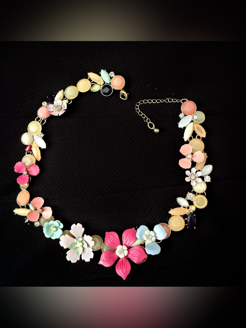 🌺 Vibrant Multicolored Enameled Floral Statement Flower Necklace 17”